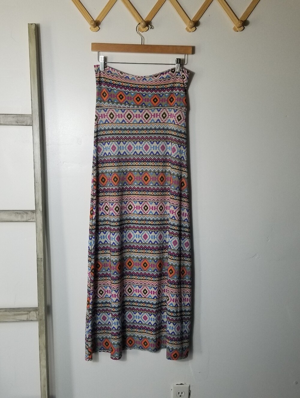 J&K WOMEN'S AZTEC PRINT MAXI SKIRT SIZE SMALL